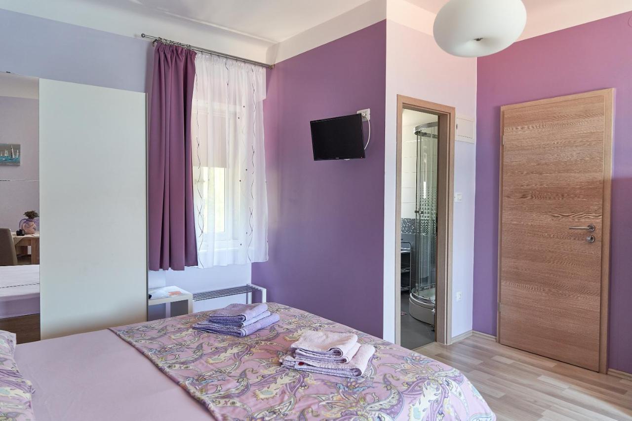 Apartments Nives Cres Exterior photo